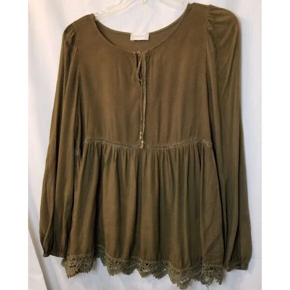 Altar'd State Top Womens Medium Green Boho Flowy Bell Sleeve Peasant Lace - Picture 3 of 10